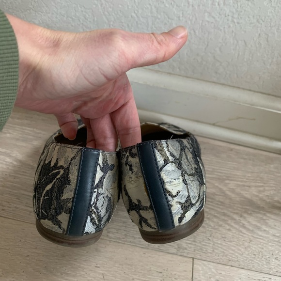 Naturalizer Women’s Floral Printed Flats Sz 8 - Picture 5 of 6